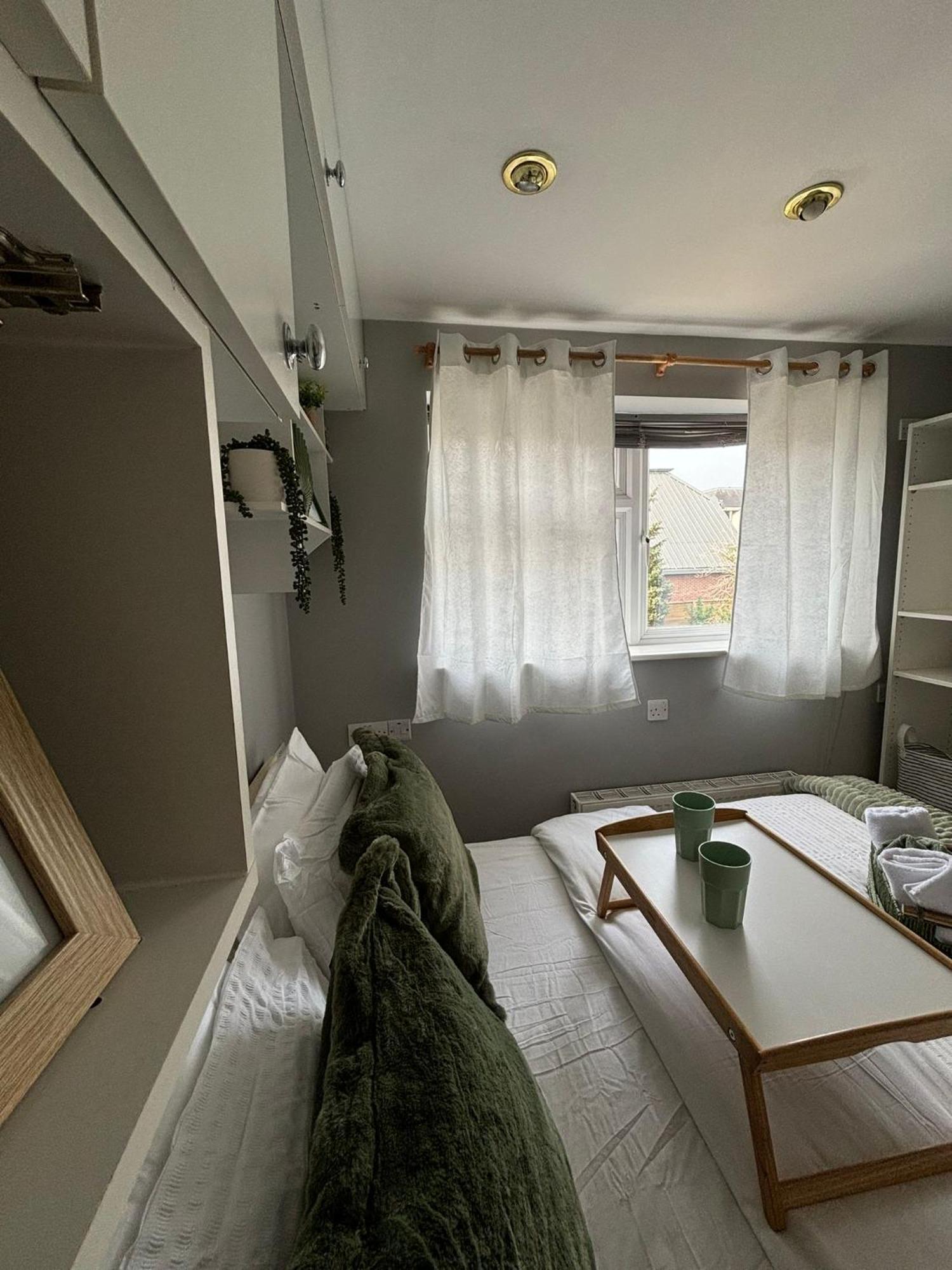Amazing En-Suite Apartment In Finchley Central London Bagian luar foto